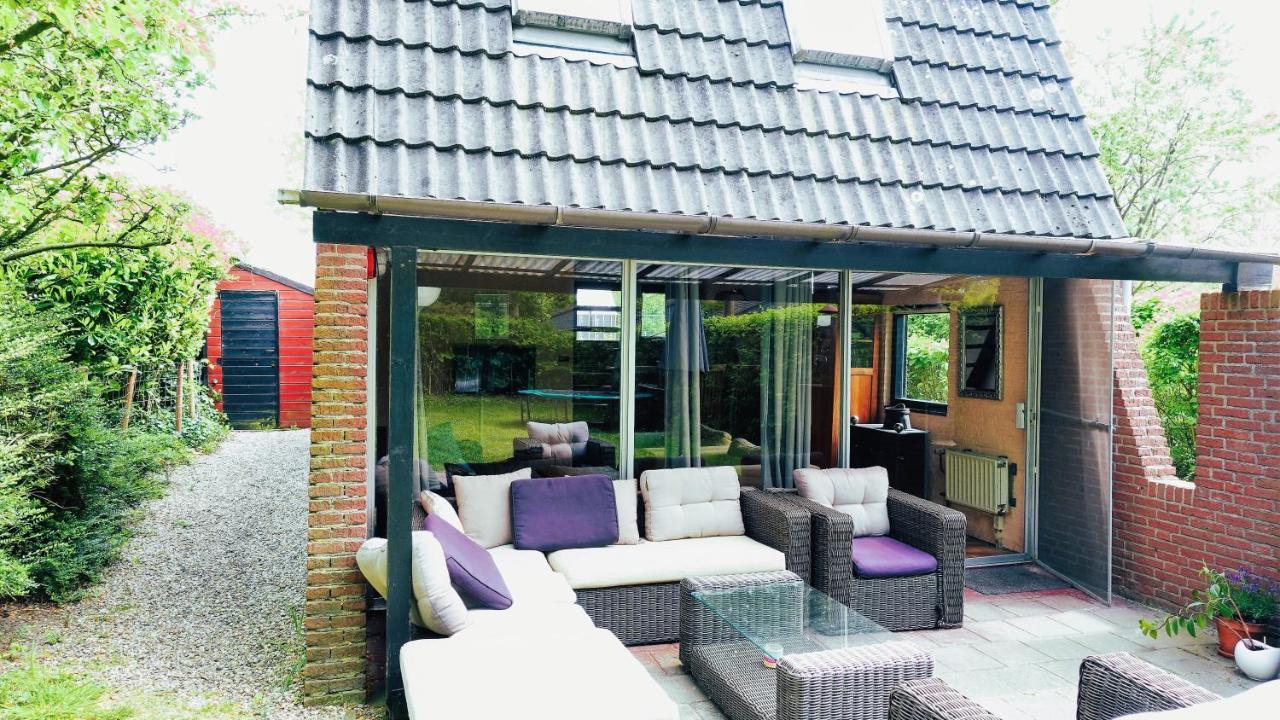 Oude-Tonge Holiday House Near Fishing Waters Exterior photo